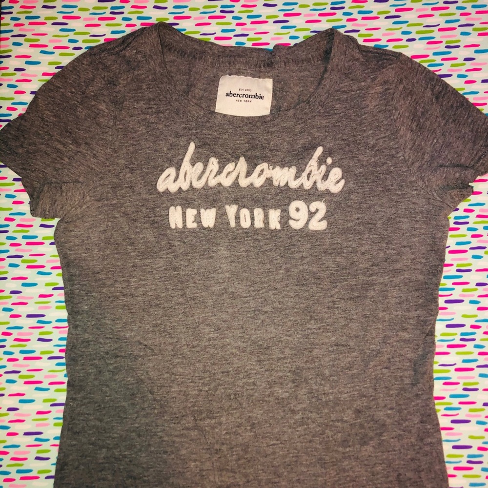 Grey Abercrombie Tee ☺️
